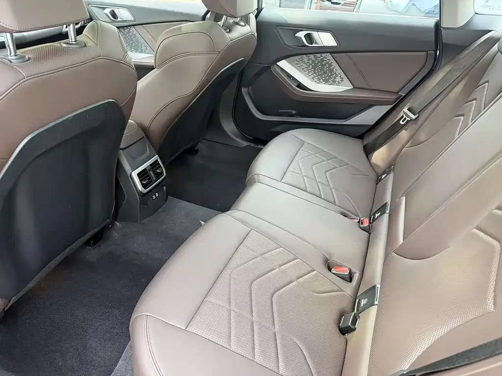BMW 2 Series 2025 — фото 10
