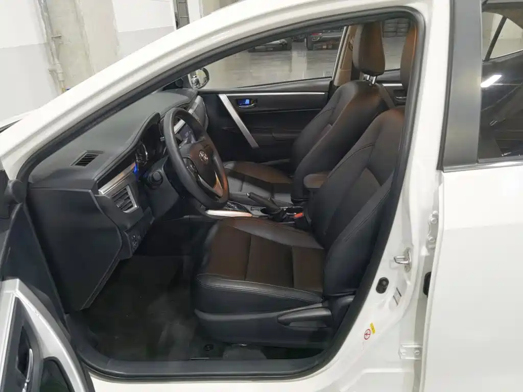 Toyota Corolla 2018 — фото 10
