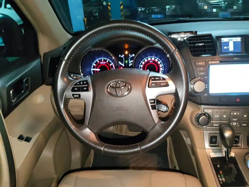 Toyota Highlander 2014 — фото 3