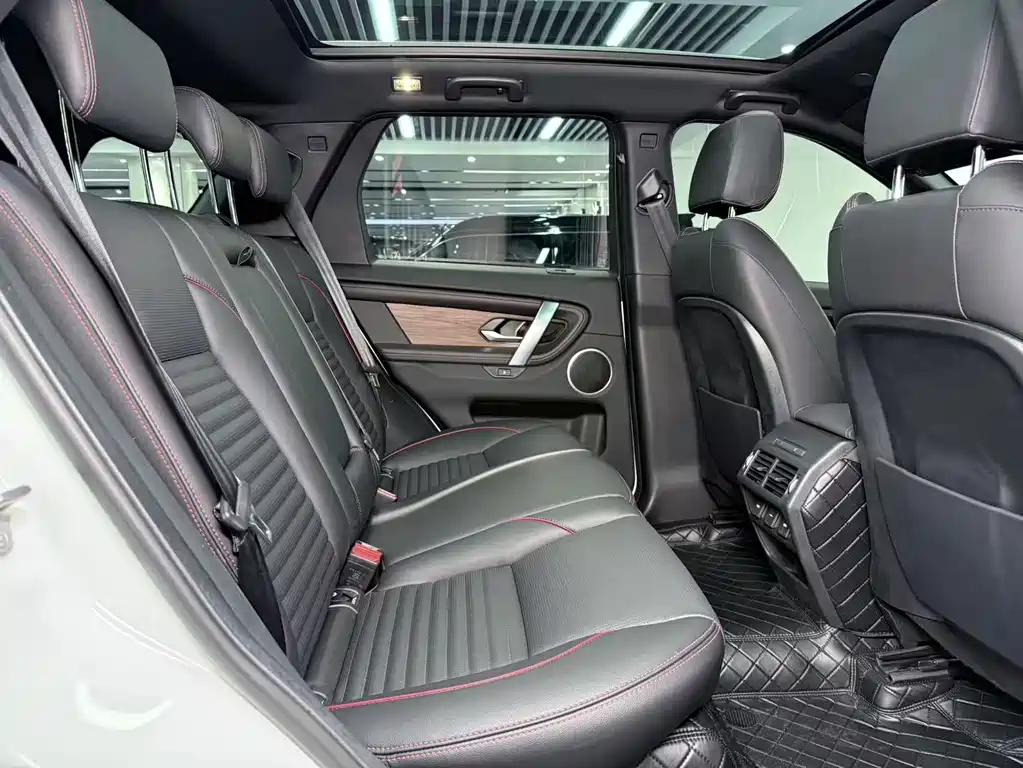 Land Rover Discovery Sport 2023 — фото 13