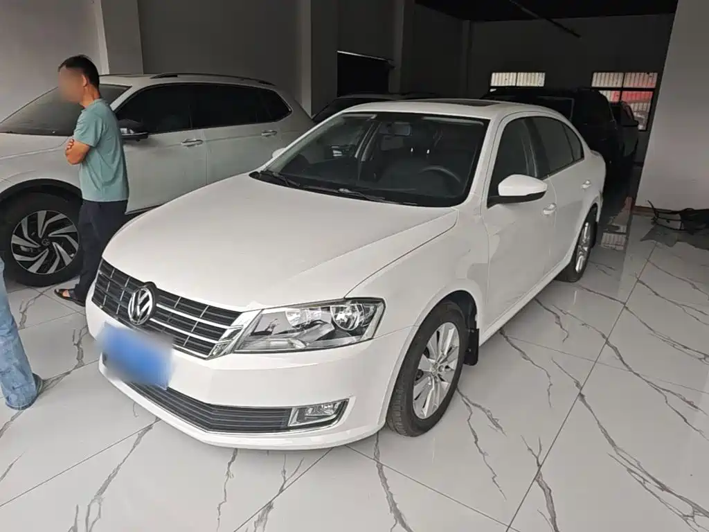 Volkswagen Lavida 2015