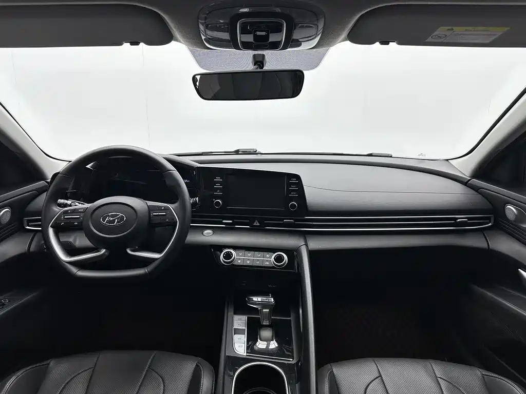 Hyundai Elantra 2023