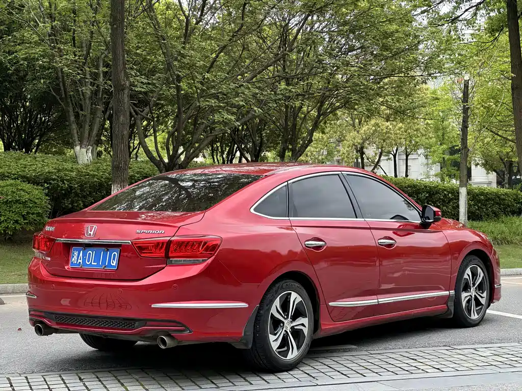 Honda Spirior 2016 — фото 9