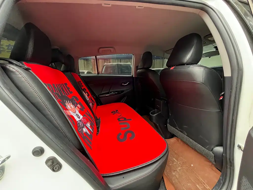 Toyota Yaris L 2022 — фото 13