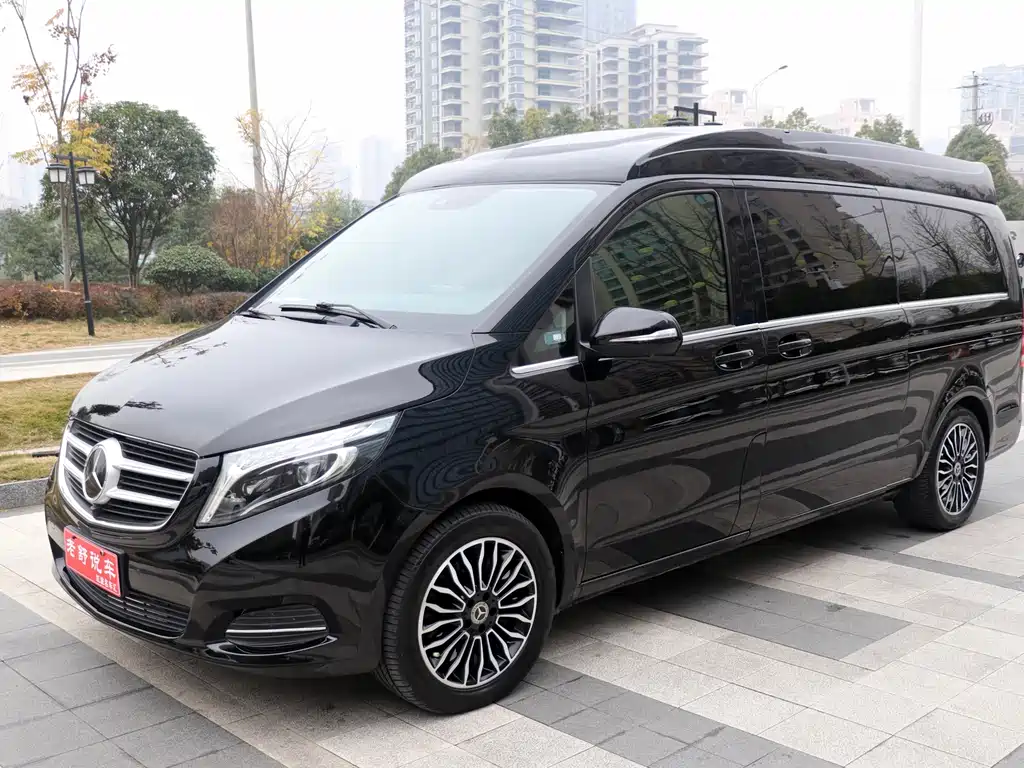 Mercedes-Benz V-Class 2019 — фото 1