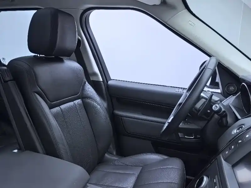 Land Rover Discovery 2018 — фото 14