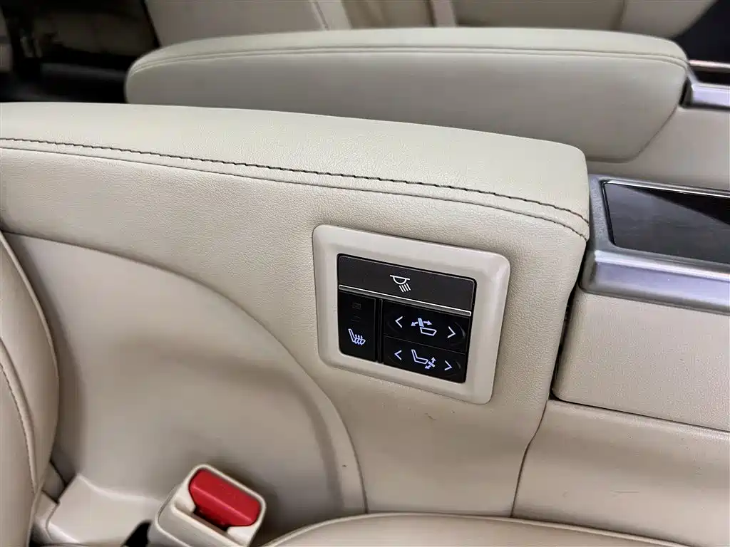 Toyota Alphard 2020 — фото 17