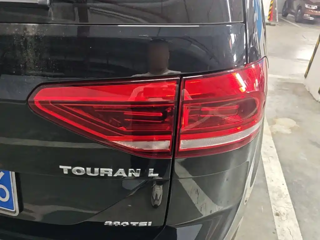 Volkswagen Touran 2018 — фото 8