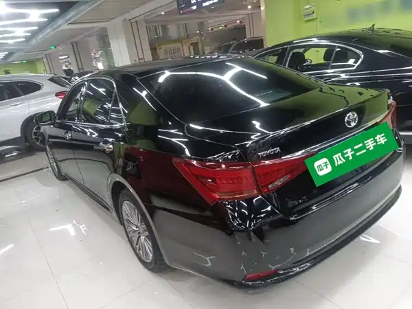 Toyota Crown 2017