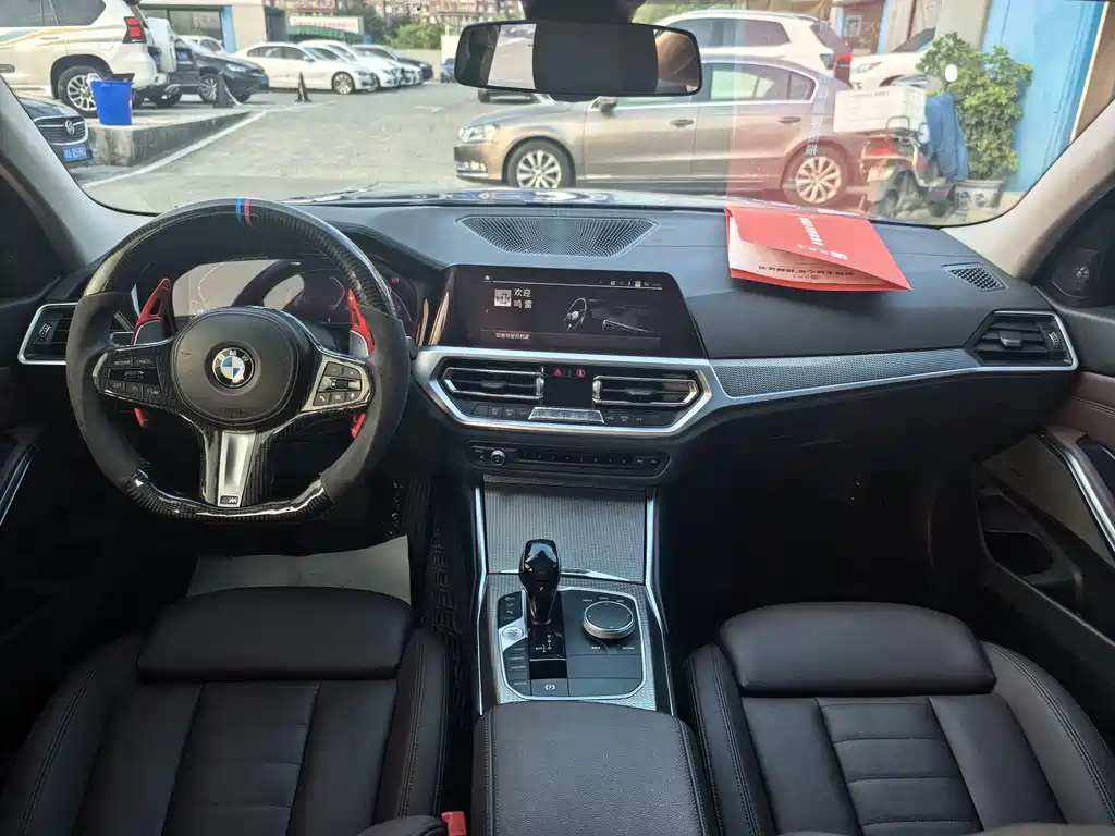 BMW 3 Series 2019 — фото 14