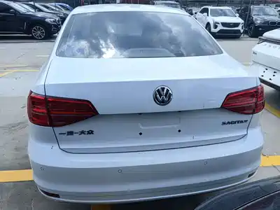 Volkswagen Sagitar 2015