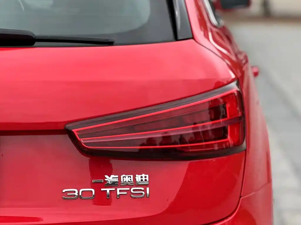Audi Q3 2016 — фото 13