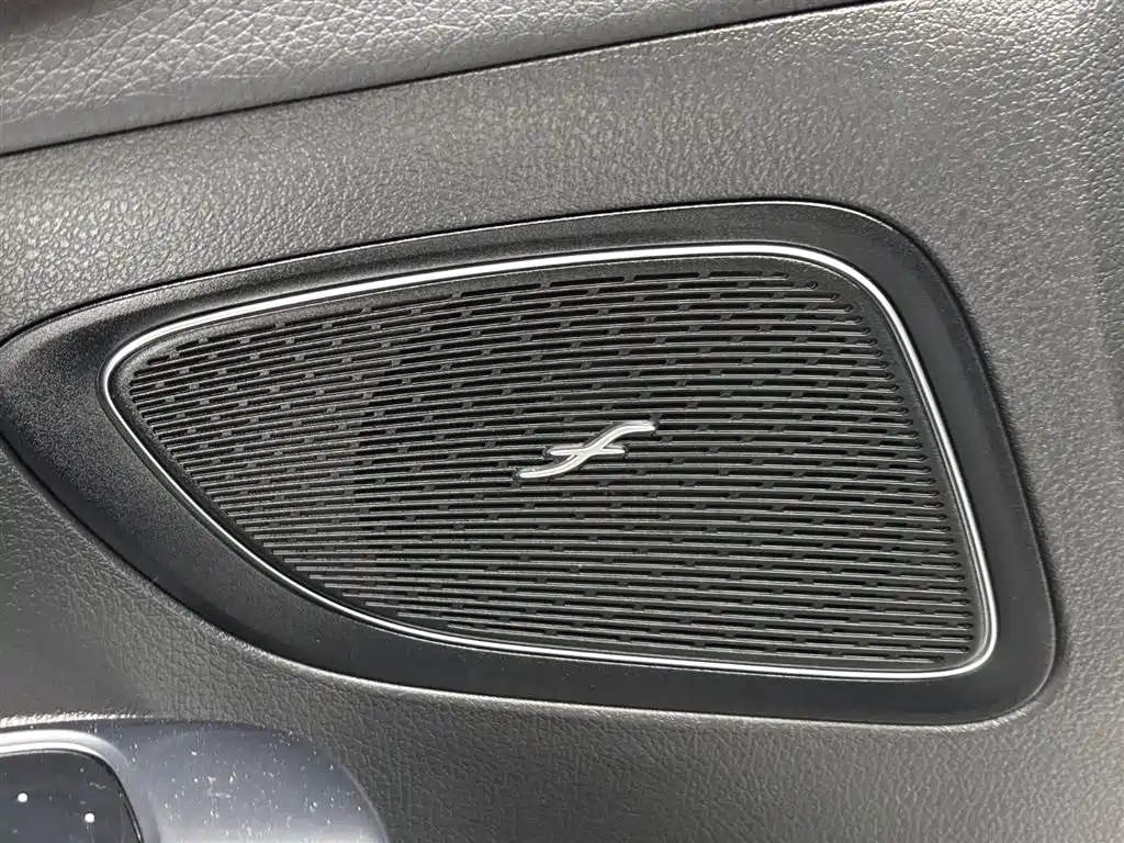 Mercedes-Benz C-Class 2023 — фото 18