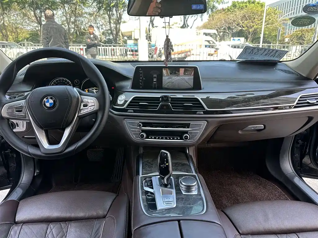 BMW 7 Series 2016 — фото 7