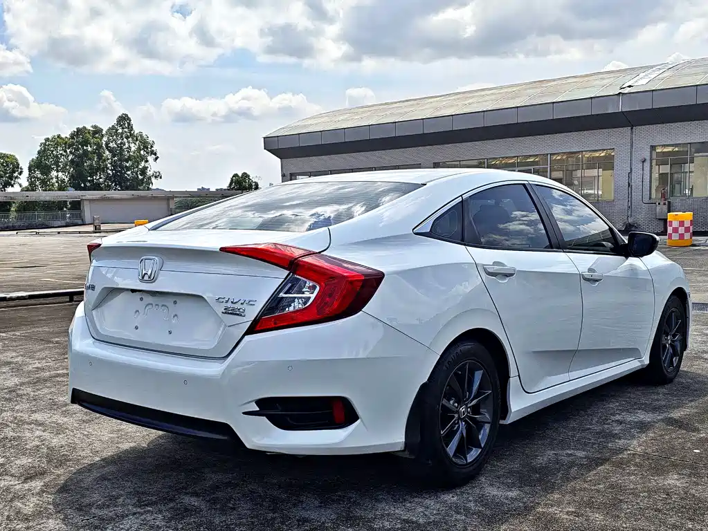 Honda Civic 2021 — фото 11