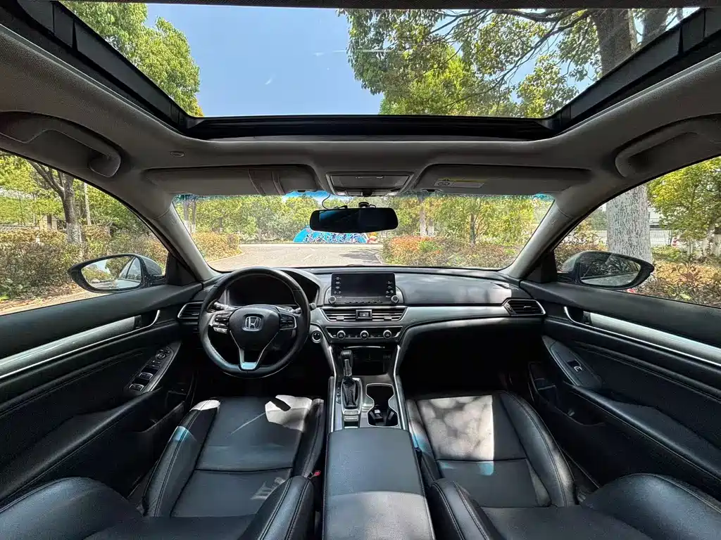 Honda Accord 2019 — фото 10