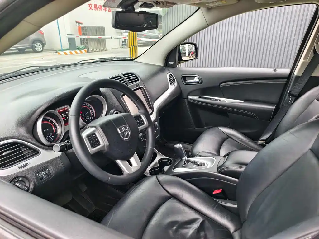Dodge Journey 2015 — фото 10
