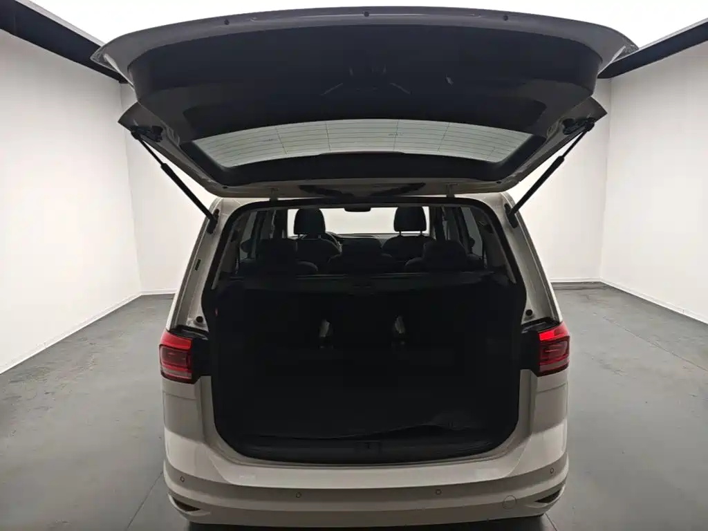Volkswagen Touran 2022 — фото 19