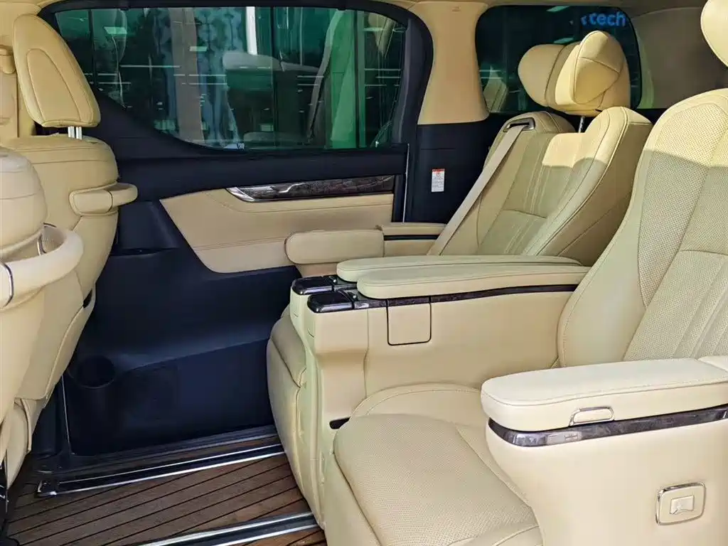 Toyota Alphard 2020 — фото 7