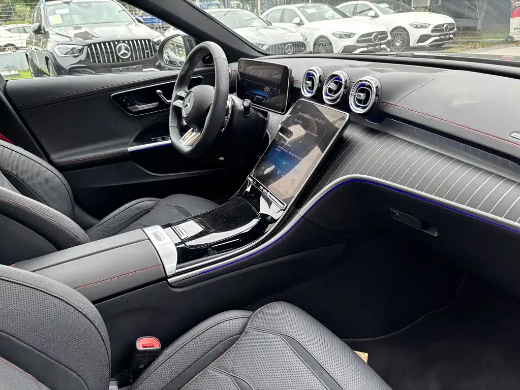 Mercedes-Benz C-Class AMG 2025 — фото 10
