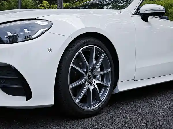 Mercedes-Benz E-Class 2022