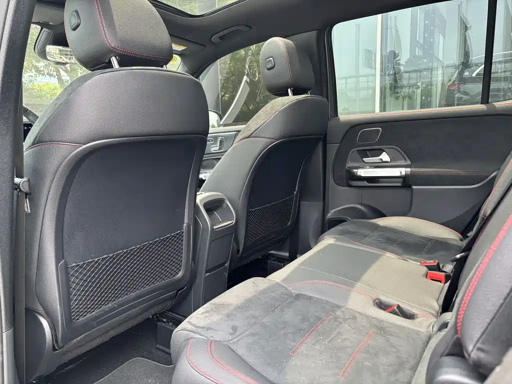 Mercedes-Benz GLB AMG 2025 — фото 6
