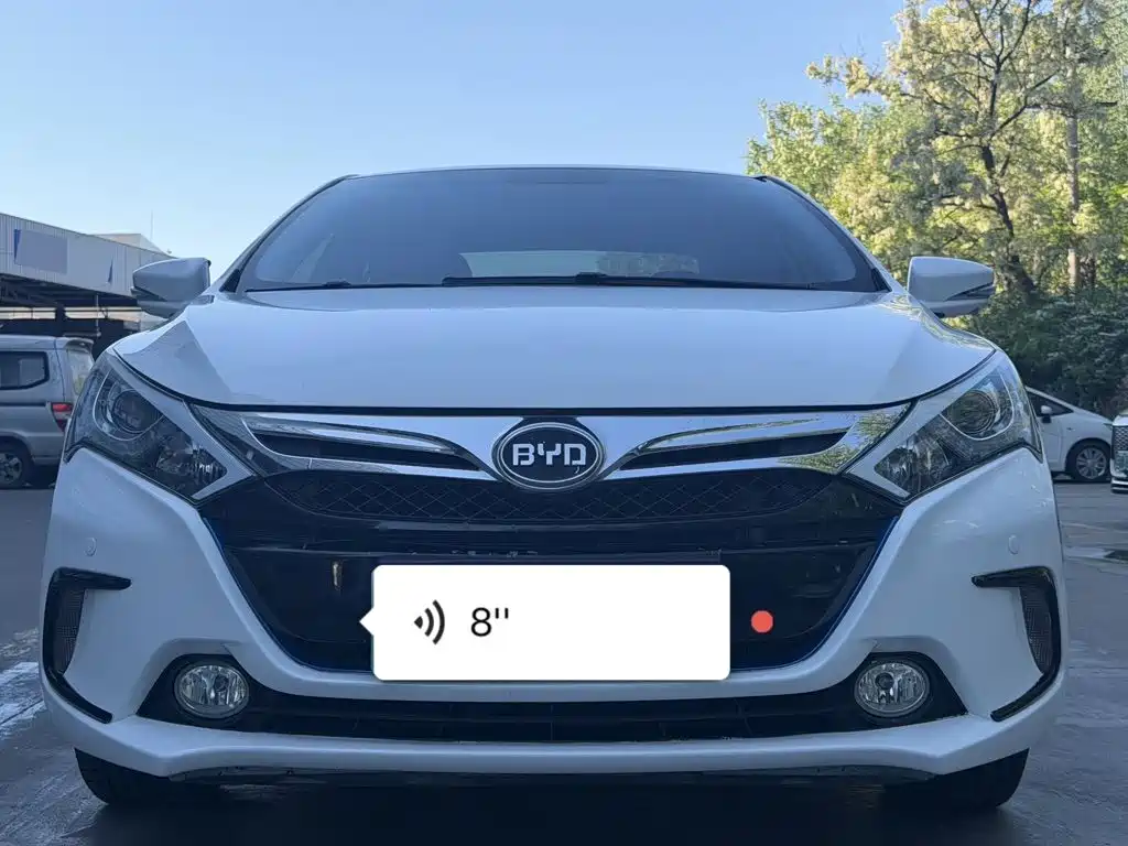 BYD Qin NEV 2015 — фото 2