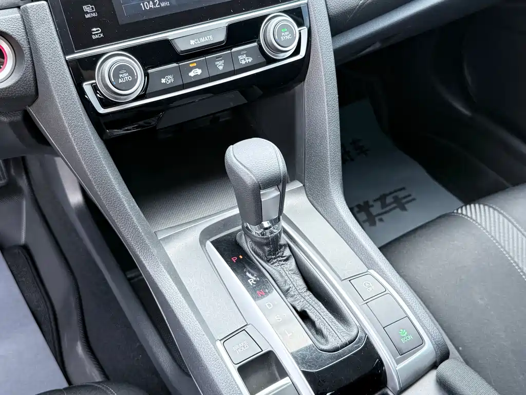 Honda Civic 2016 — фото 12