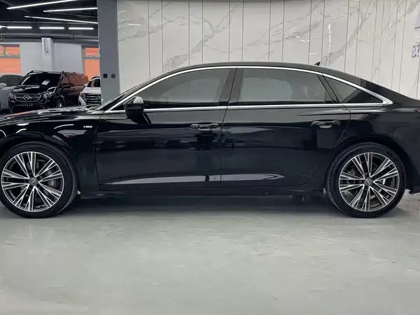 Audi A6L 2022