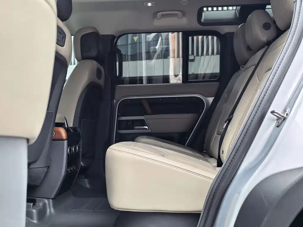 Land Rover Defender 2020 — фото 14