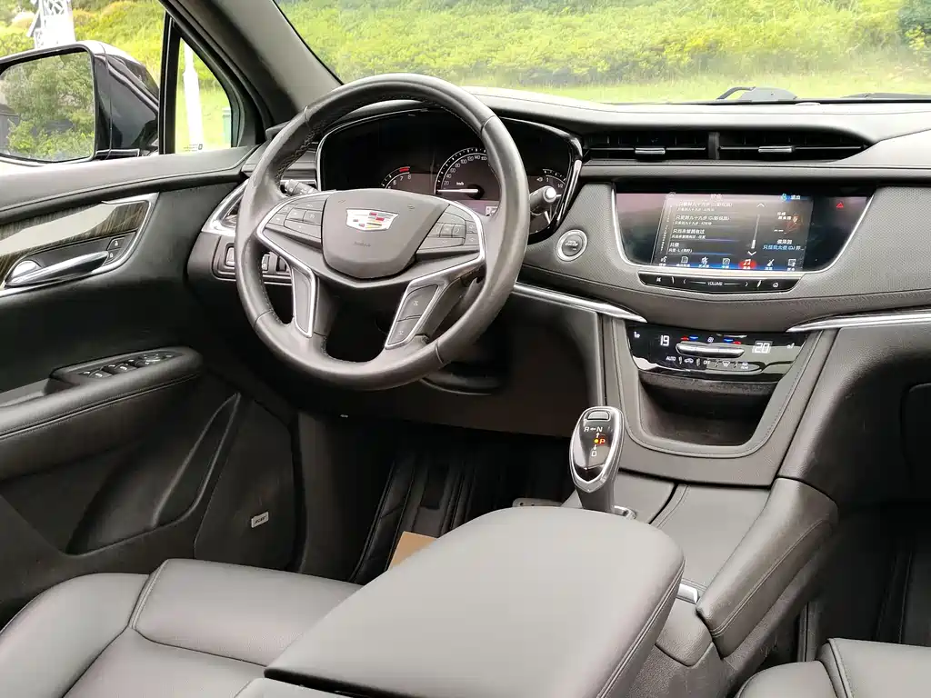 Cadillac XT5 2019 — фото 10