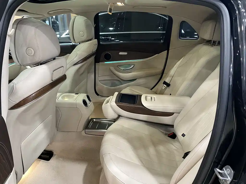Mercedes-Benz E-Class 2018 — фото 10
