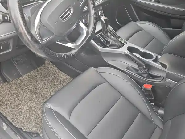 Geely Emgrand 2021