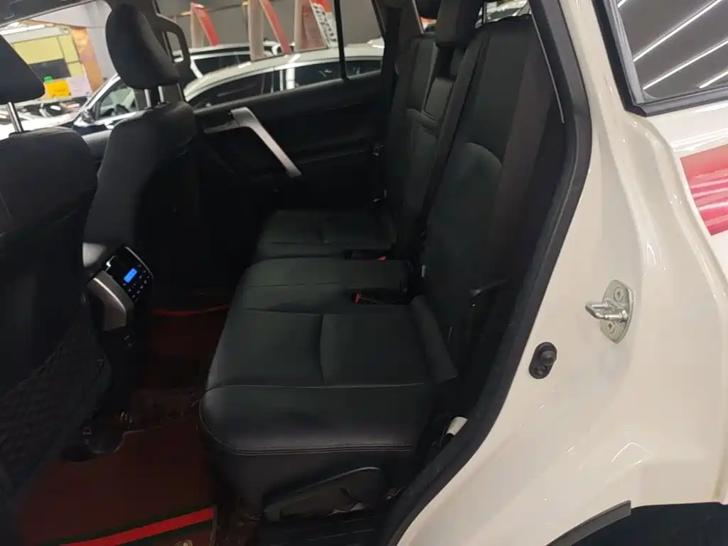 Toyota Prado 2019 — фото 17