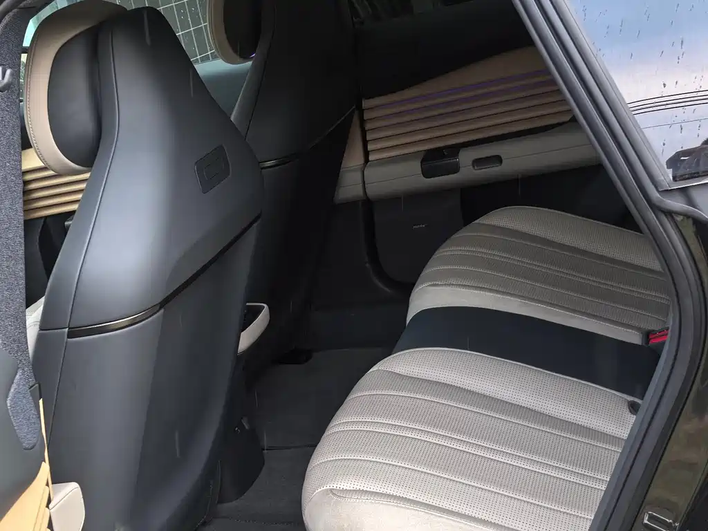 Audi E5 Sportback 2025 — фото 10