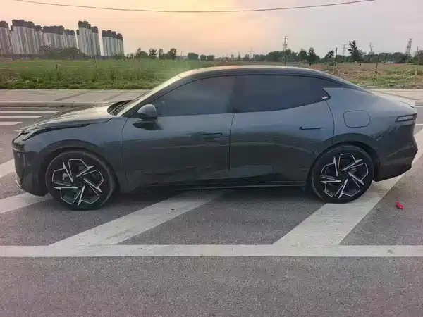 Lynk & Co 07 EM-P 2024