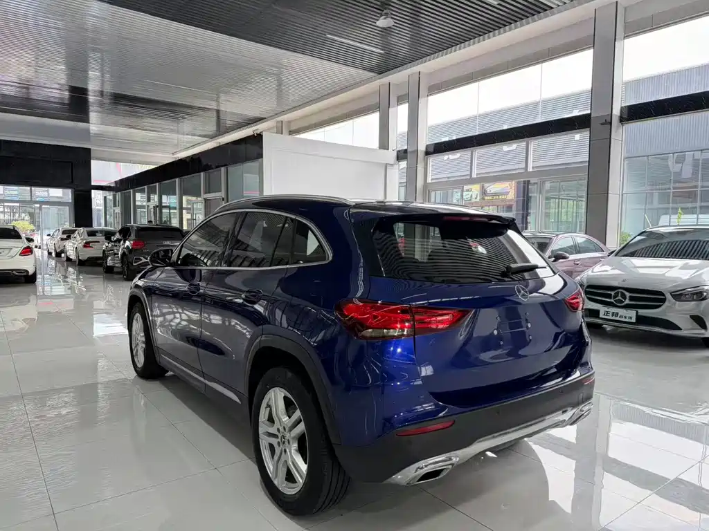 Mercedes-Benz GLA 2021