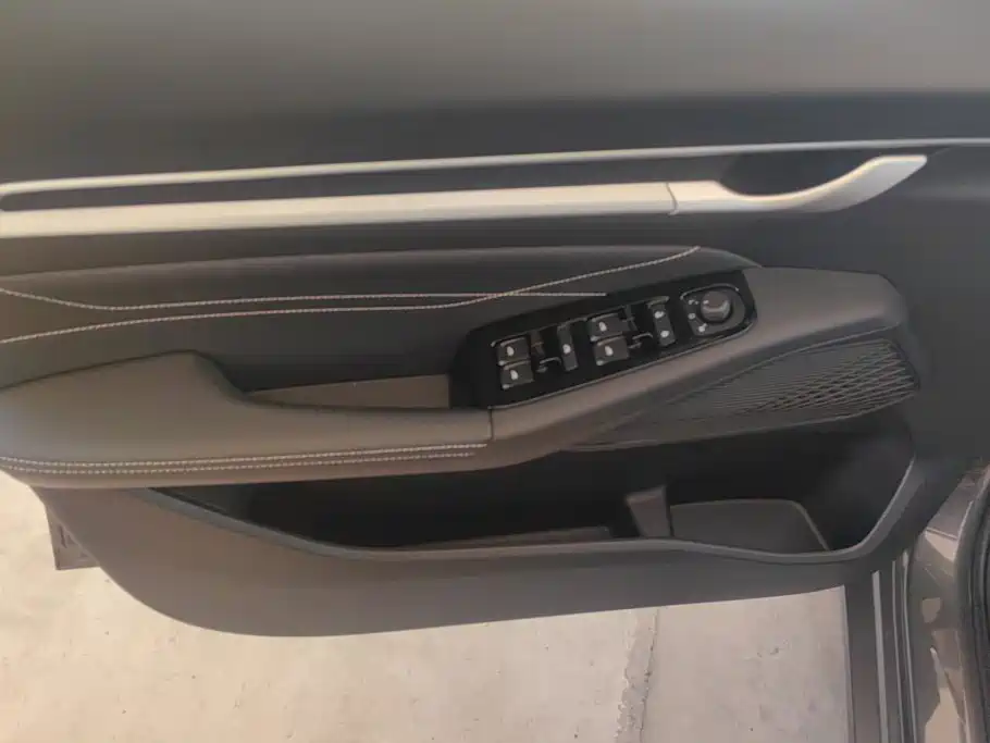 Geely Emgrand 2026