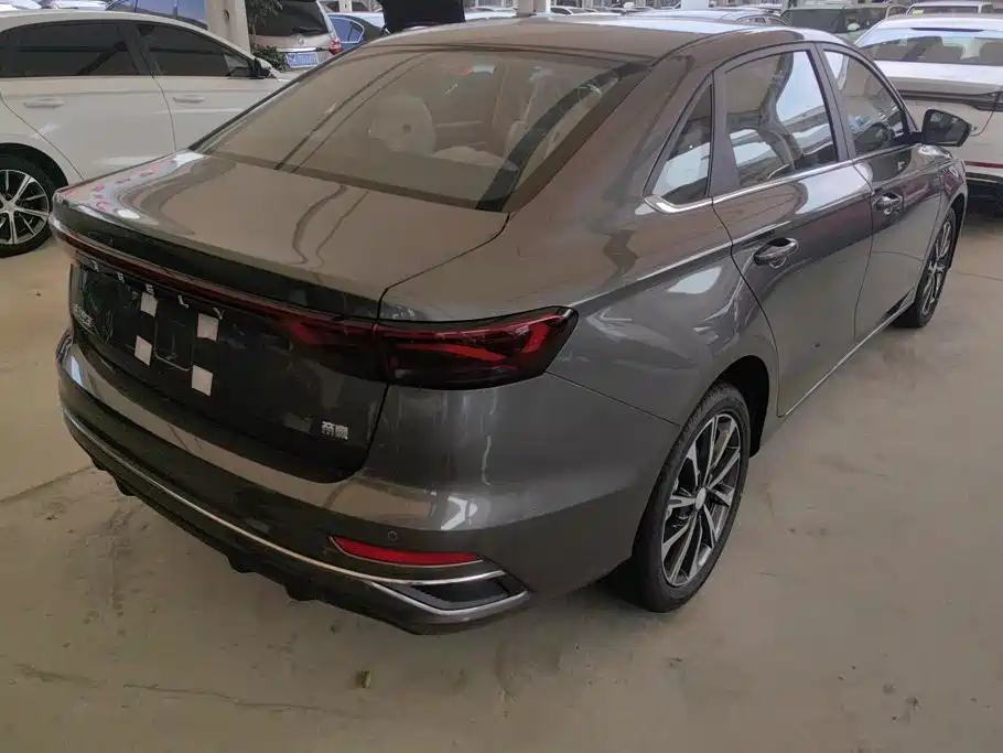 Geely Emgrand 2026