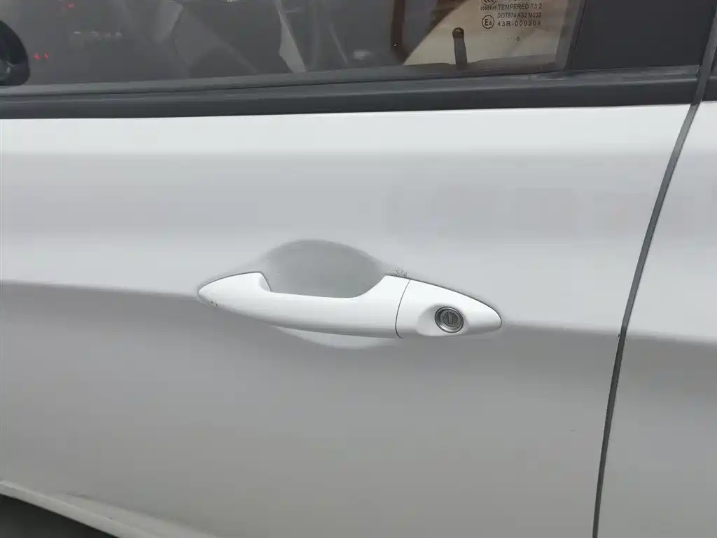 Hyundai Verna 2016 — фото 18
