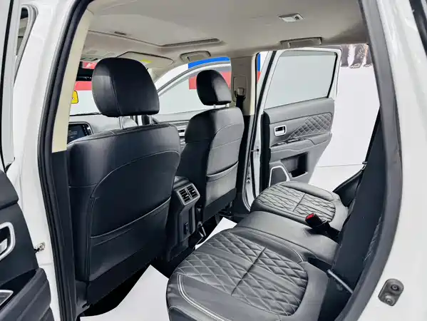 Mitsubishi Outlander 2021