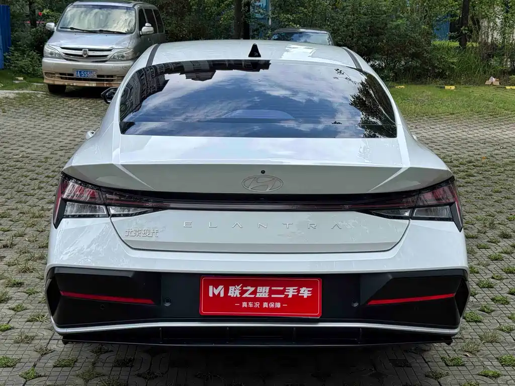 Hyundai Elantra 2023