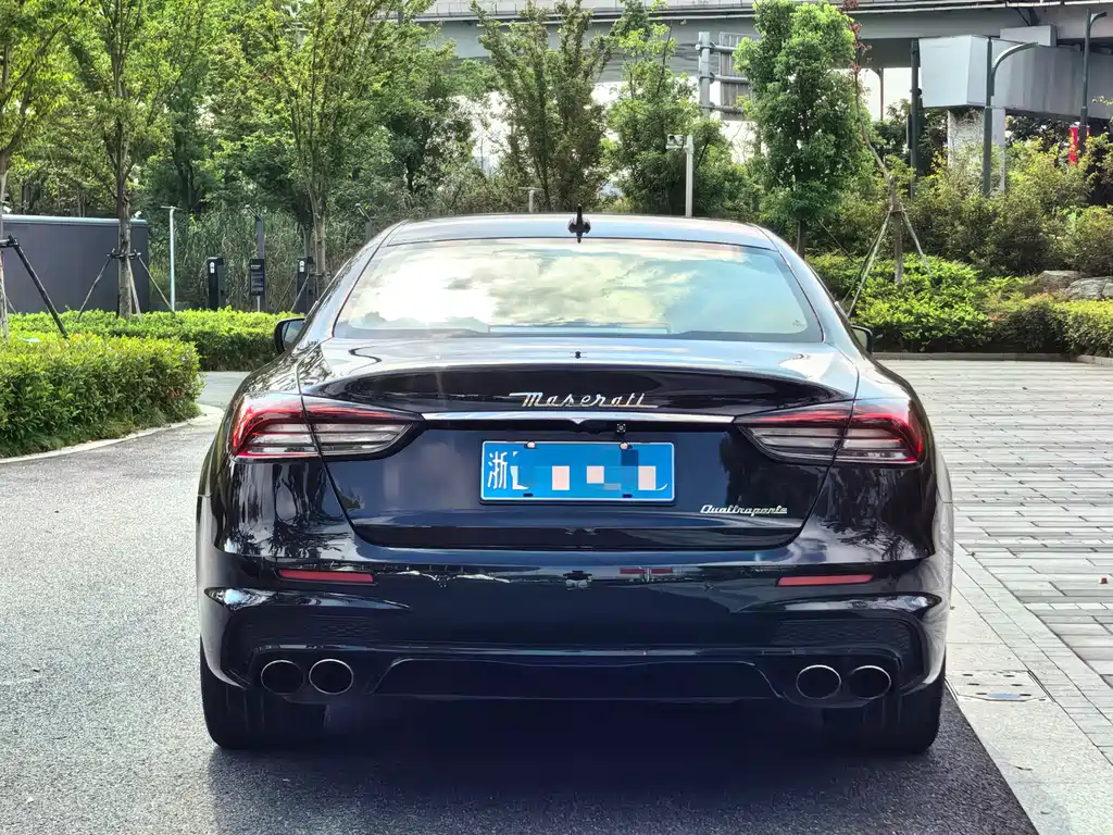 Maserati Quattroporte 2016 — фото 5