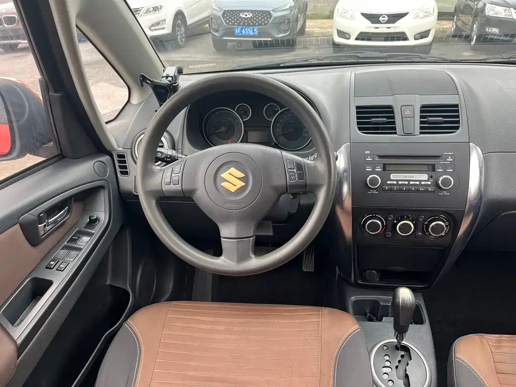 Suzuki SX4 2015 — фото 11