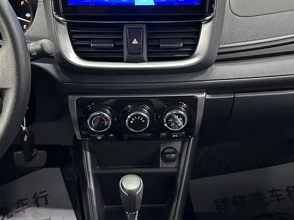 Toyota Yaris L 2022 — фото 18
