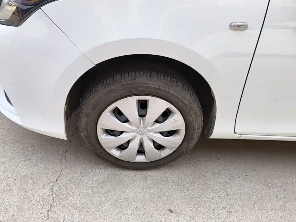 Toyota Yaris L 2020 — фото 23