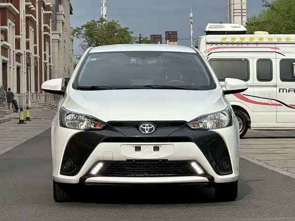 Toyota Yaris L 2022