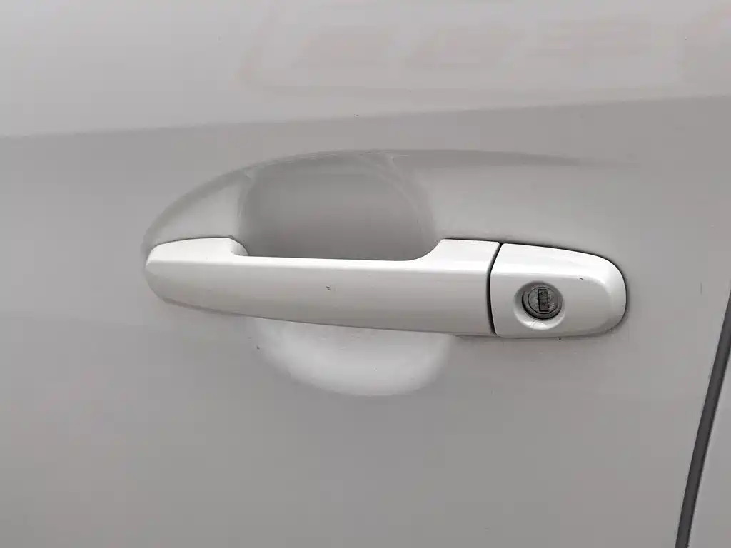 Toyota Yaris L 2019 — фото 18
