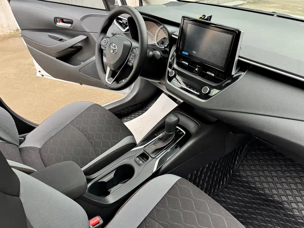 Toyota Corolla 2021 — фото 12