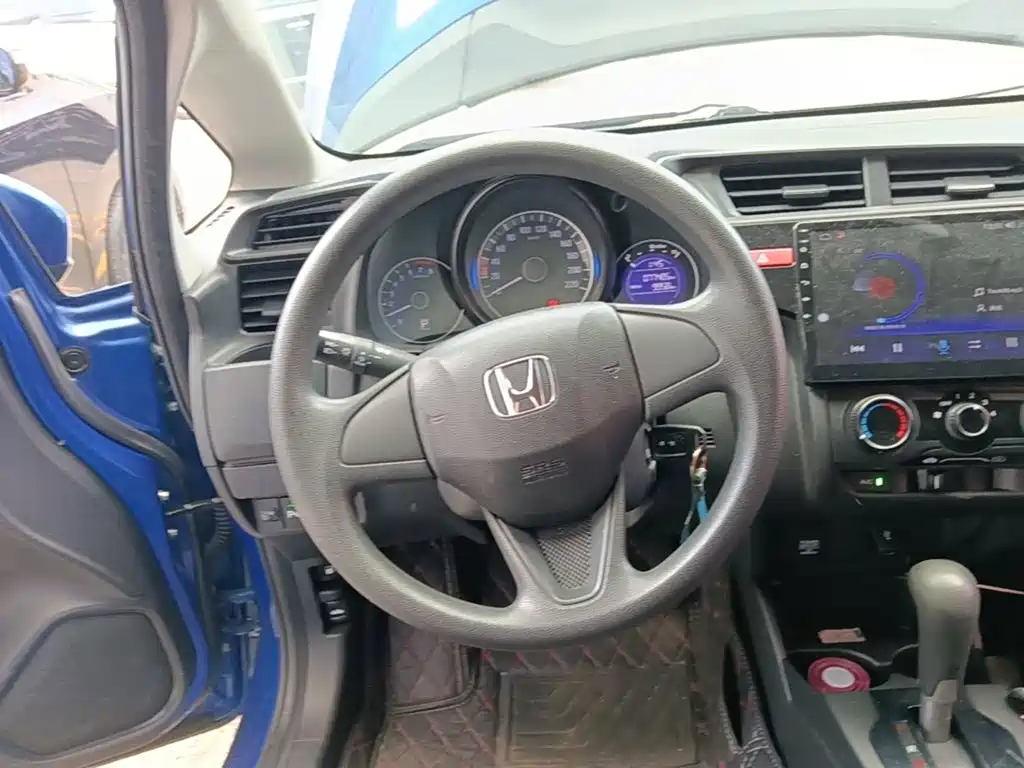 Honda Fit 2017 — фото 11